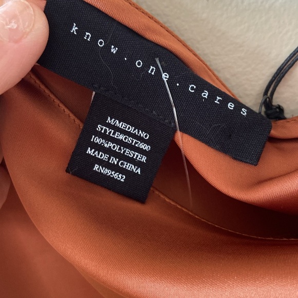 New Know One Cares One Shoulder Satin Tank Shirt Brown Rust Medium Cropped Silky - Picture 3 of 6